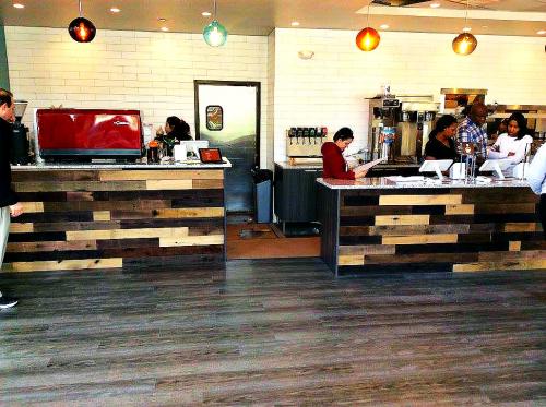restaurant-wall-wood-flooring (1)